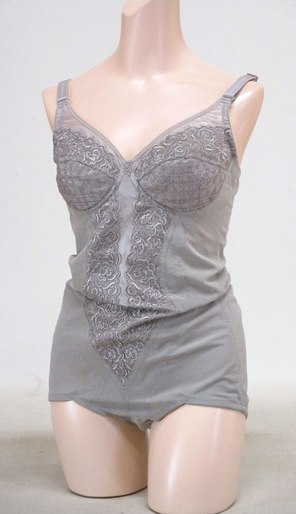 ボディースーツ